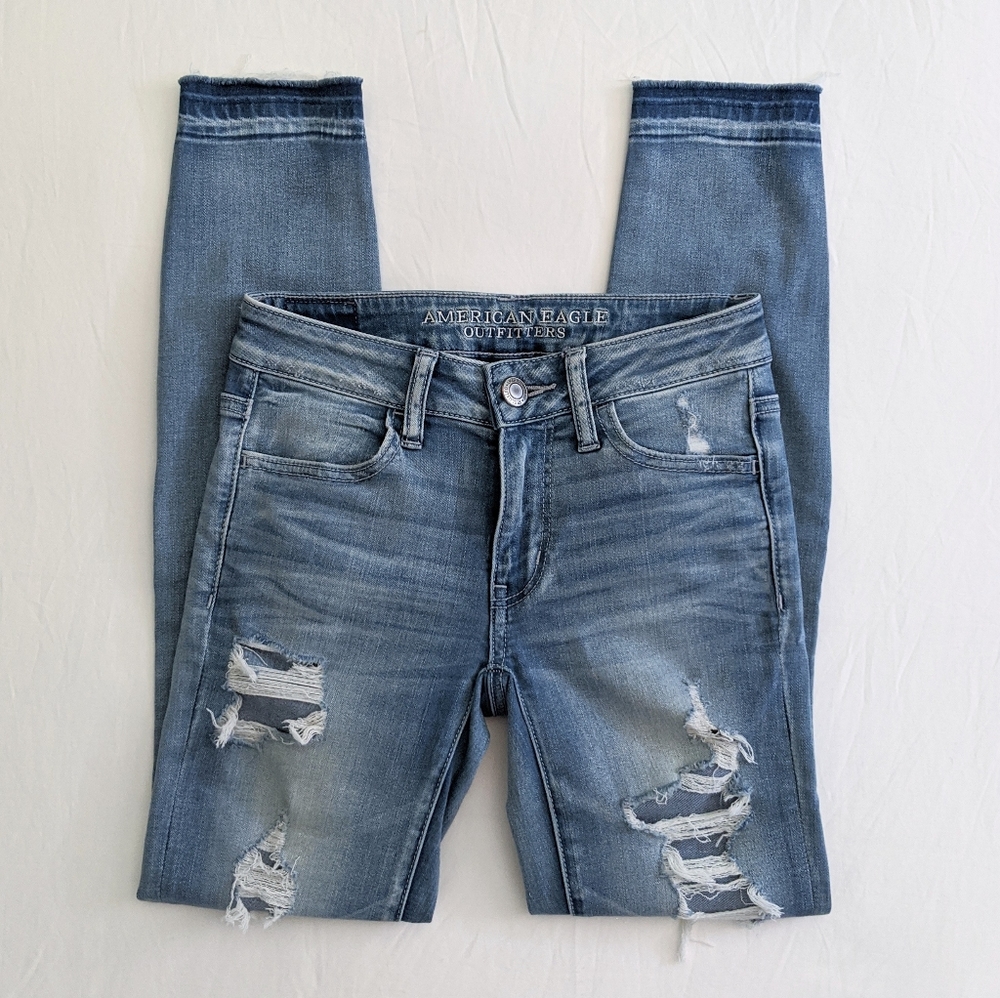 AEO distressed jegging